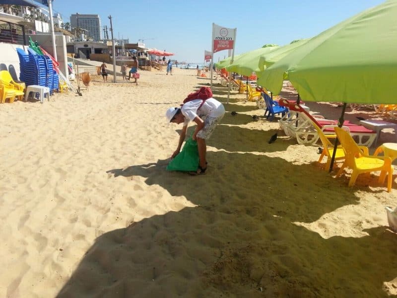 נציג סיירת מרחב בפעילות בחוף.השנה שהייתה