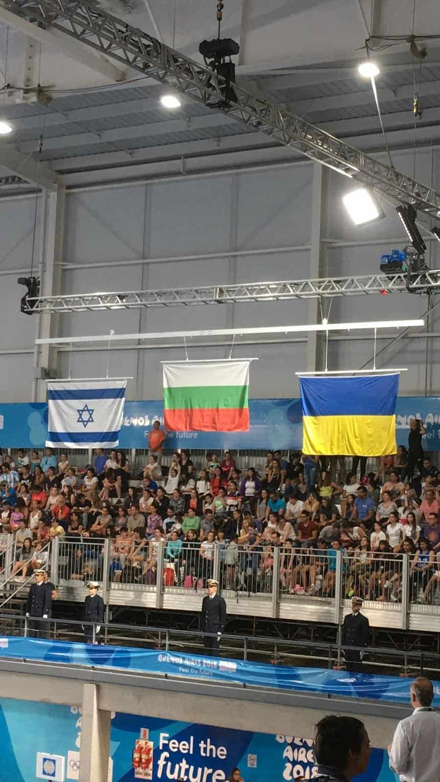 נעה קזדו קר ויונתן פרידמן - זוכי המקום השני באקרובטיקה באולימפיאדה לנוער. באדיבות מרכז הספורט בגין חולון